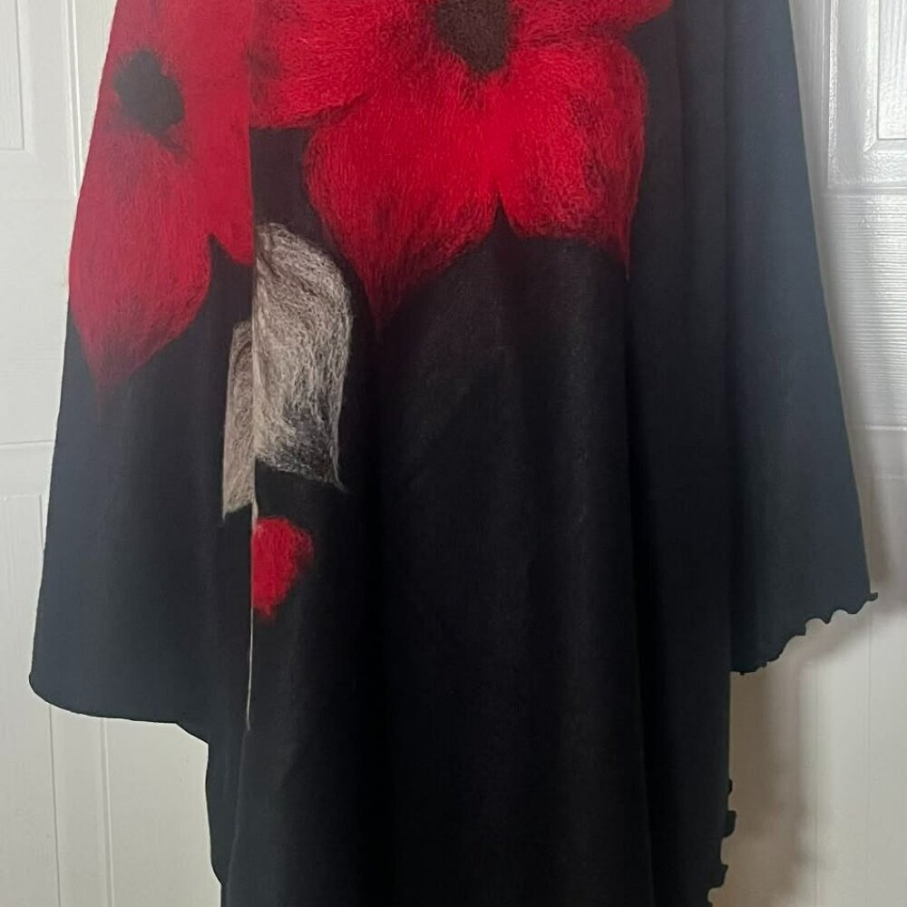 Gorgeous Black and Red Poncho from Poland (E10) - Picture 3 of 13